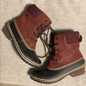 Sorel maroon snow boots